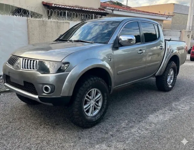 Mitsubishi L200 Triton HPE 3.2 CD TB Int.diesel AUT 2015