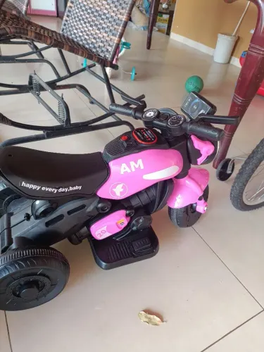 Moto elétrica infantil 