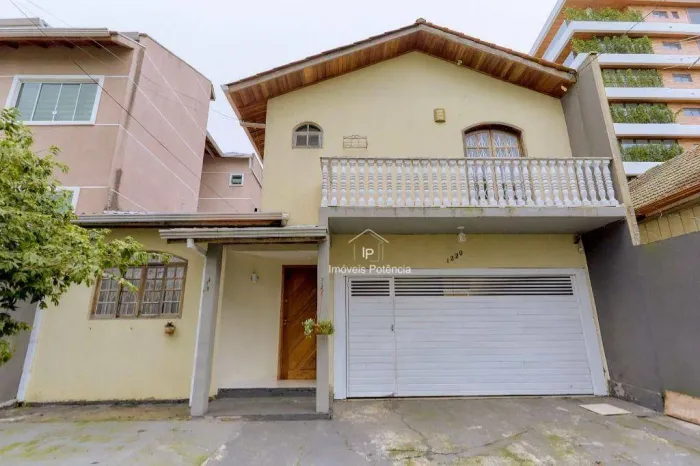 Sobrado com 3 dormitórios para alugar, 150 m² - Água Verde - Curitiba/PR