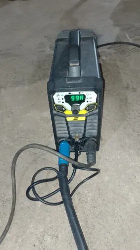 Vendo máquina de solda tig ESAB 200a completa 