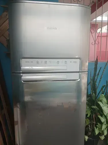 Geladeira Eletrolux