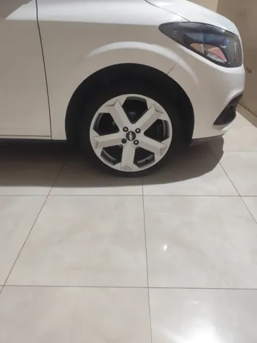 4 RODAS COM PNEUS ARO 17 205 40