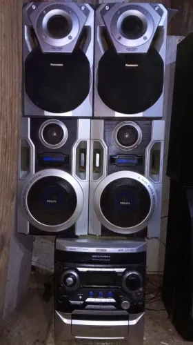 Vendo Som Philips, 2 Caixas Com Led, Obs: Apenas Saídas Queimadas 