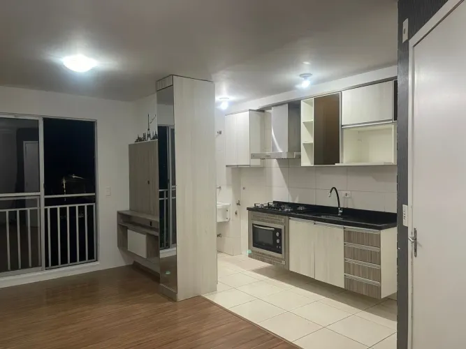 Apartamentos 2 quartos - ultimo andar e frente para rua