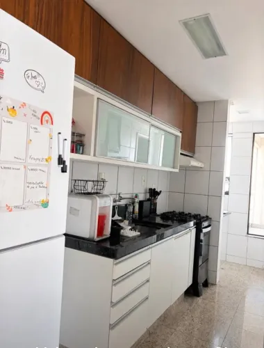 ALUGO APARTAMENTO MOBILIADO 1 QUARTO E 1 SUITE , PROXIMO AO TROPICAL SHOPPING ANDAR ALTO