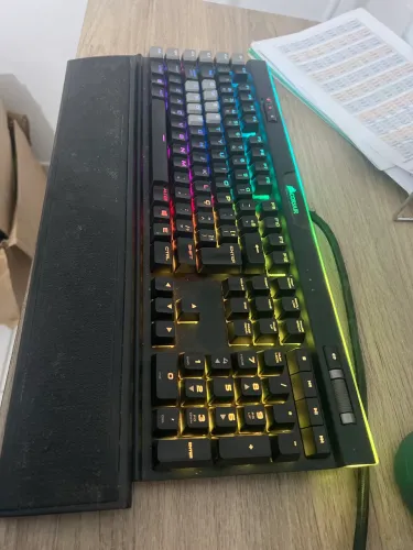 Teclado gamer mecânico K95 RGB PLATINUM XT ? CHERRY MX SPEED