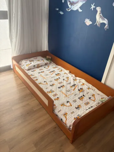Cama de Madeira e palha indiana Dolce Spazio
