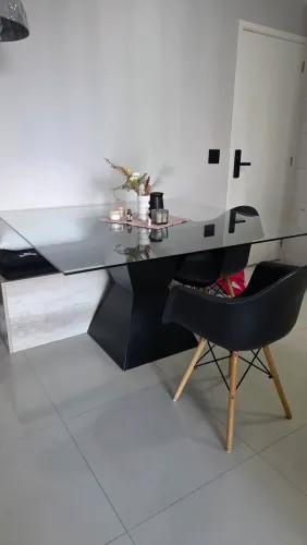 MESA DE VIDRO 140x140 + DUAS CADEIRAS