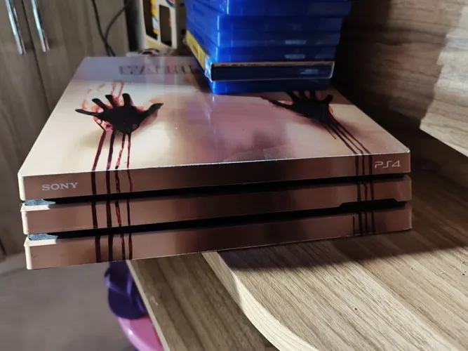 Ps4 pró DESBLOQUEADO