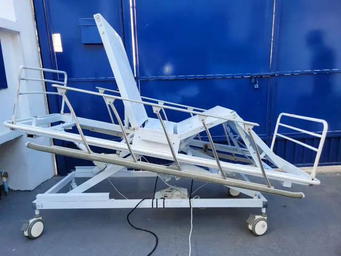 Cama hospitalar Elétrica 12 Movimentos (Vira Poltrona)