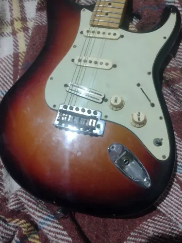 Guitarra Tagima T635 Stratocaster