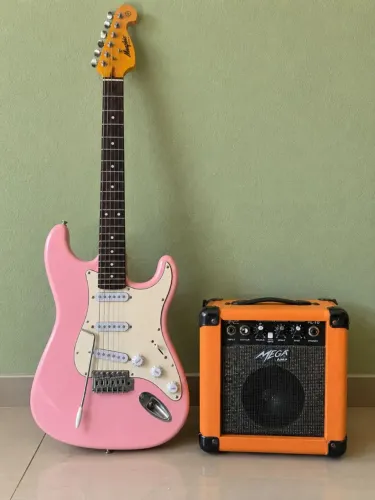 Guitarra Memphis by Tagima Rosa + Amplificador