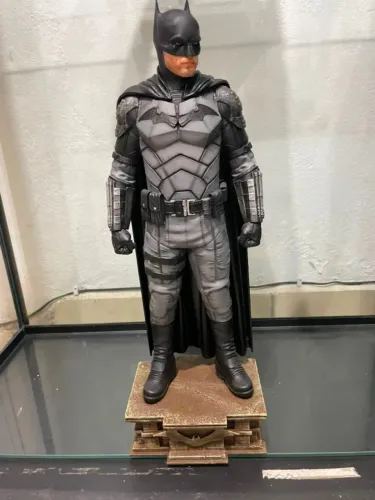 the Batman em 3d resina e plástico na escala 1/4..