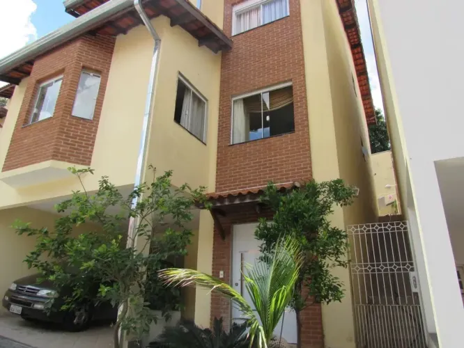 Sobrado Condomínio Centro São Roque 4 Suítes com 314 metros² de construção