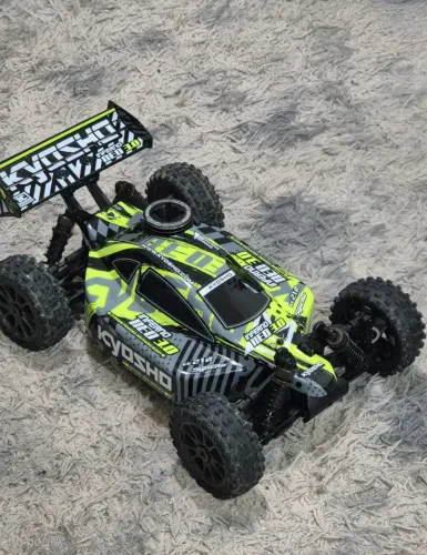 Kyosho Inferno Neo 3.0 Nitro - Automodelo 1/8