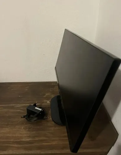 MONITOR LG 25UM58.  25 polegadas