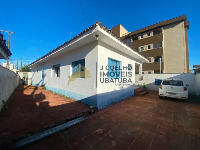 Casa ampla a venda localizada a poucos minutos da praia do Perequê Açu