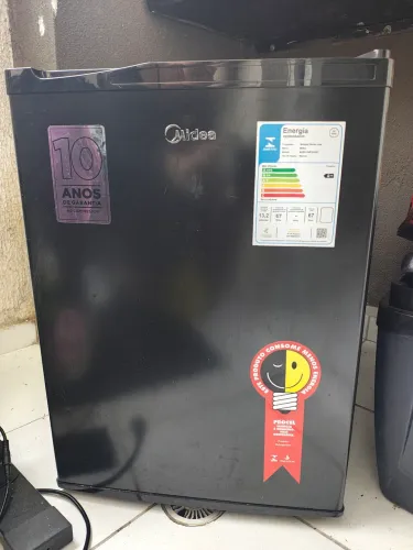 Frigobar Midea 67L Preto - 127V