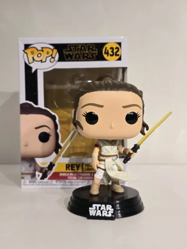 Funko Pop! Star Wars, The Rise of Skywalker, Rey (Yellow Lightsaber), #432