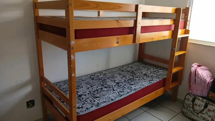 Beliche , Guarda roupa e colchão solteiro
