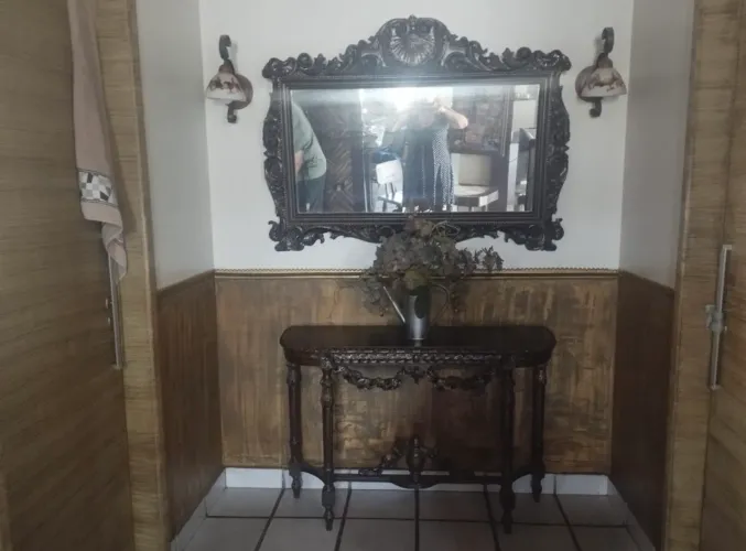 Aparador com espelho jogo
