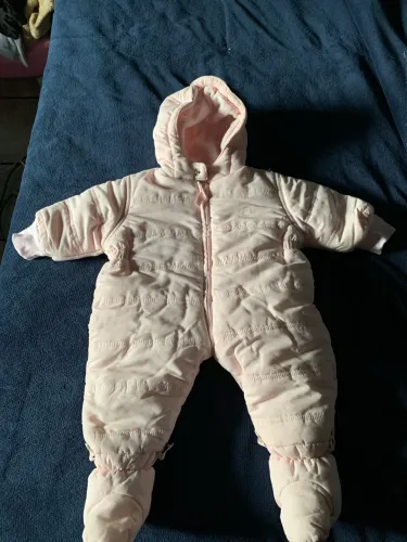 Vendo macacão puffer baby