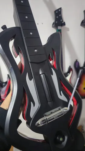 Guitarra Guitar Hero 6 Xbox 360 - StrumLab