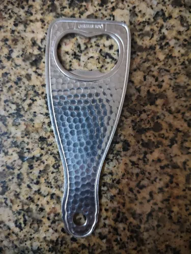 Antigo e raro abrigo de garrafas Hércules inox