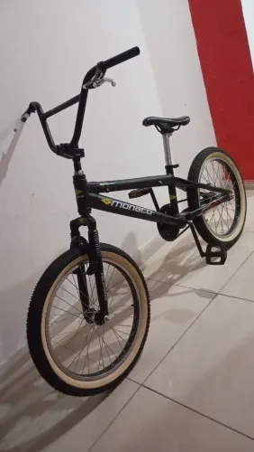 Vendo bicicleta Mônaco todas as peças são novas da loja ela foi montada está com 5 dias e