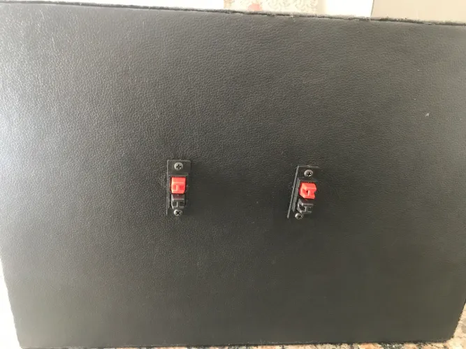 Vendo caixa de som automotivo nunca instado