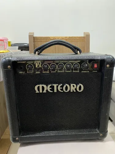 Caixa amplificada Meteoro