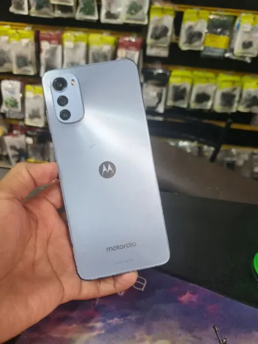 Celular E32