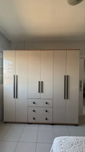 Guarda-Roupa 6 portas 3 gavetas Semi-Novo