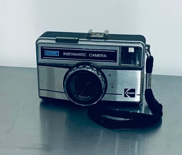Antiga Câmera Analógica Kodak Instamatic 177xf Vintage