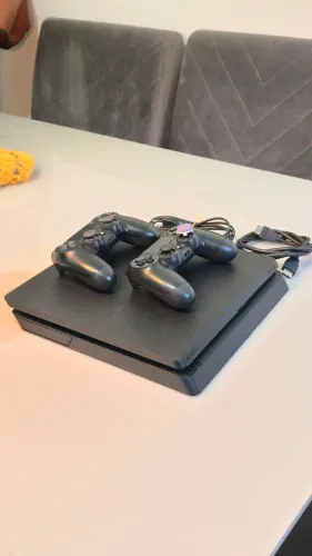 Vendo Playstation 4 Slim