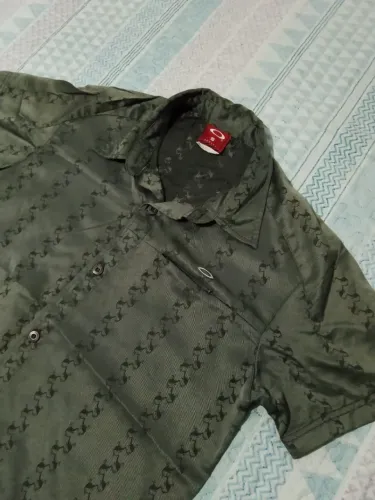 Camisão Oakley skull red tag icon metal