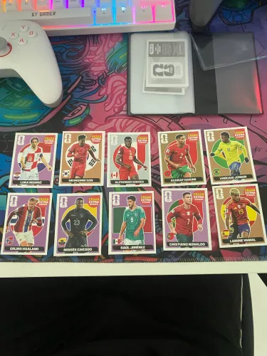 Vende-se figurinha legends original