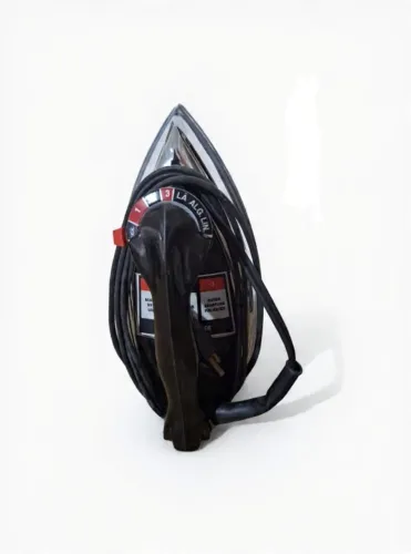 FERRO DE PASSAR A SECO - Black&Decker VFA Clássico