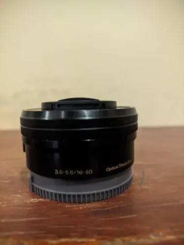 Lente Sony e-mount 16-50 f/3.5-5.6