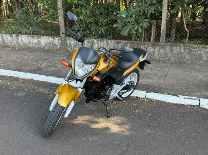 Honda CB 300r 2010 Dourada com freios ABS e pneu da disco e pastilha dianteiro novos