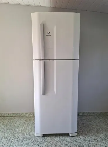 Vendo geladeira Eletrolux 