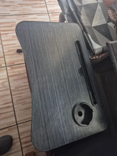 Mini cooler + mesinha para café da manhã na cama