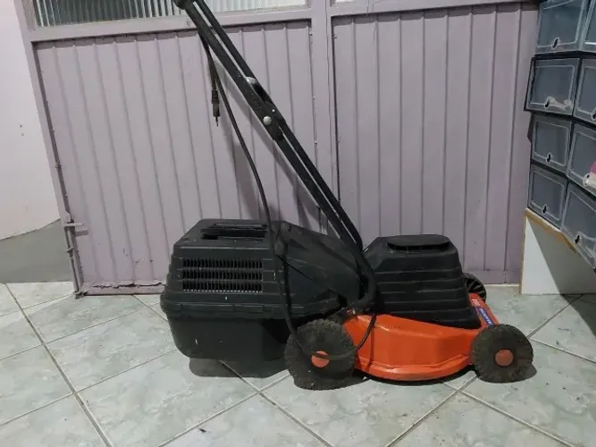 Máquina de cortar Grama