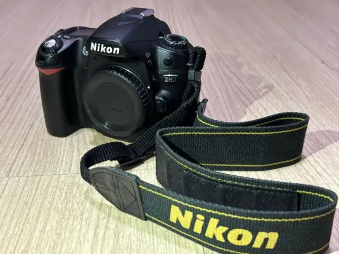 Nikon D80 (Corpo) + Bateria + Cartão - Pouco Uso