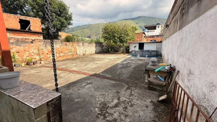 Vendo Casa + Loja independente da casa