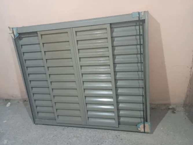 Janela aço nunca usada lacrada.