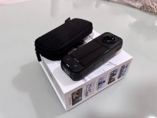 Câmera Insta360 X5