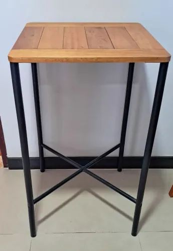 MESA ALTA 60 CM X 60 CM Madeira