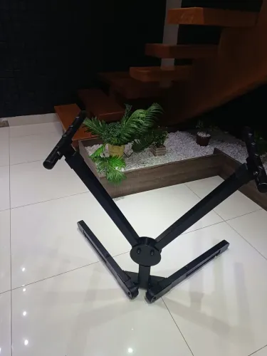 Suporte piano em V aclamado.
