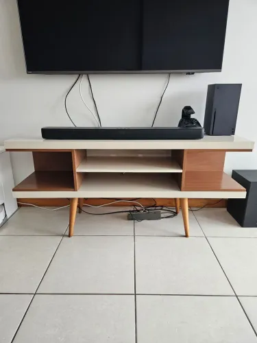 Rack de MDF em perfeitas condições